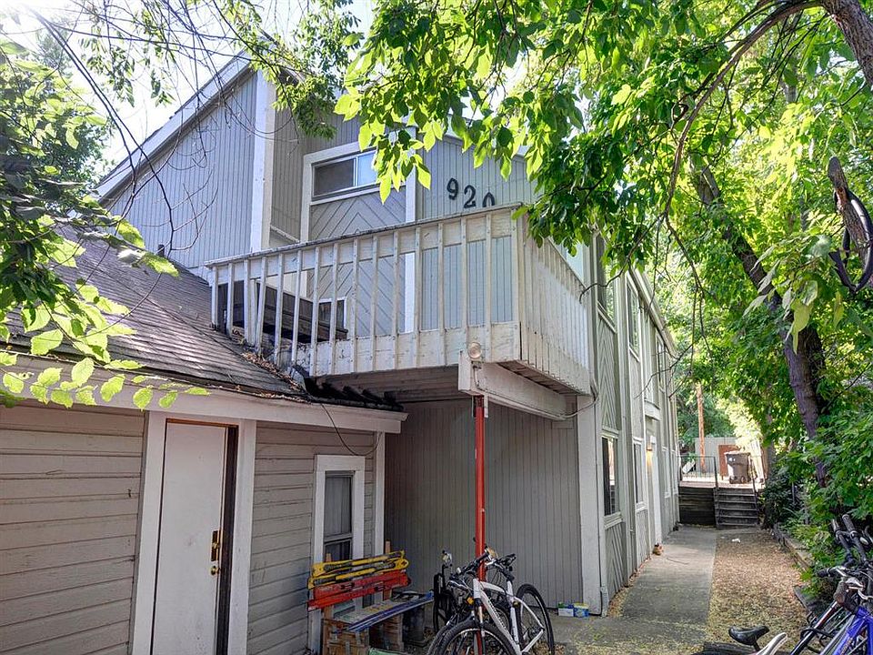 920 Marine Street Exterior