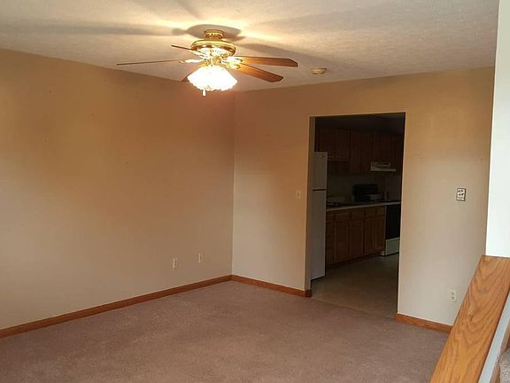 5th image of 8 Sunrise Dr APT A