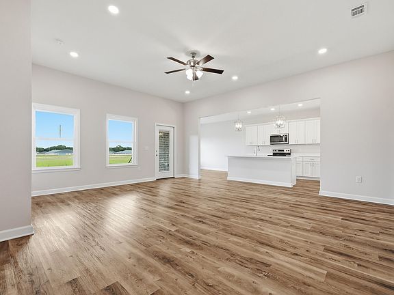 5th image of 6118 Mildreds Way