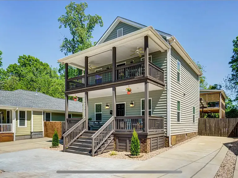 1636 Parson St — Photo 3