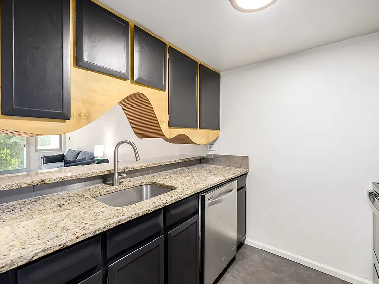 1265 Elizabeth St #305 — Photo 17