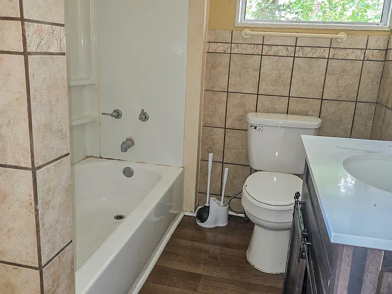 149 SW Balboa Pl — Photo 6
