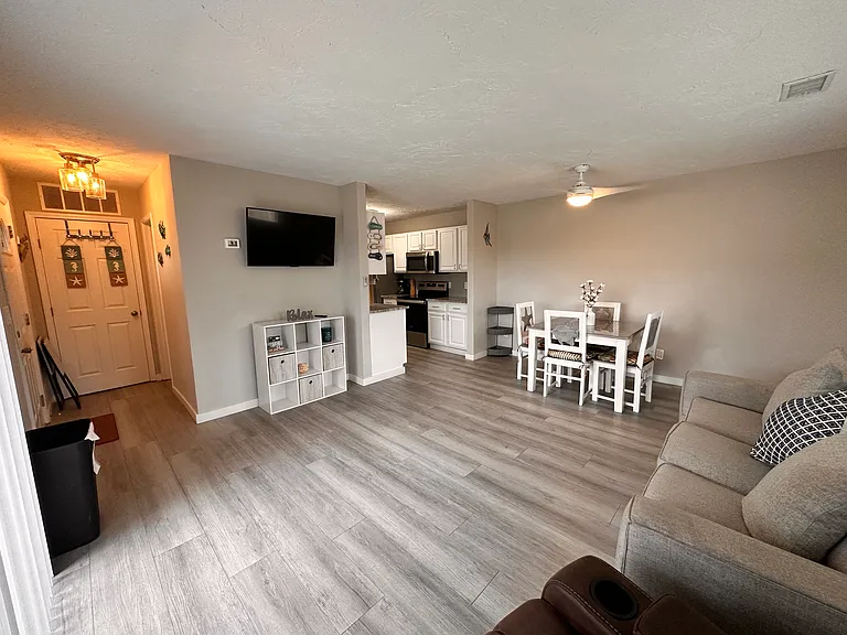64 Cross Creek Rd #20 — Photo 3