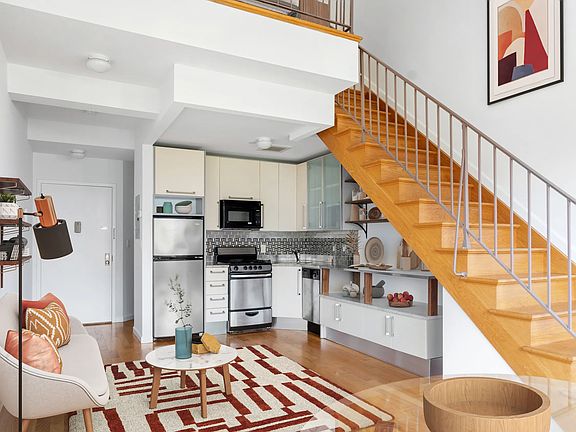 4th image of 224 16th St #5