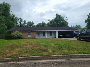 1058 Park Center Dr, Clarksdale, MS 38614