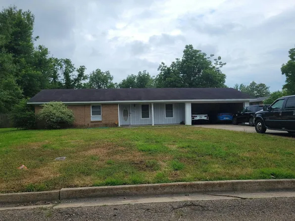 1058 Park Center Dr, Clarksdale, MS 38614