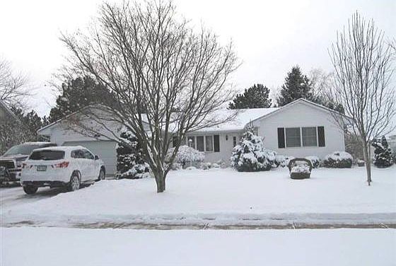 1st image of 832 Gloucester Dr