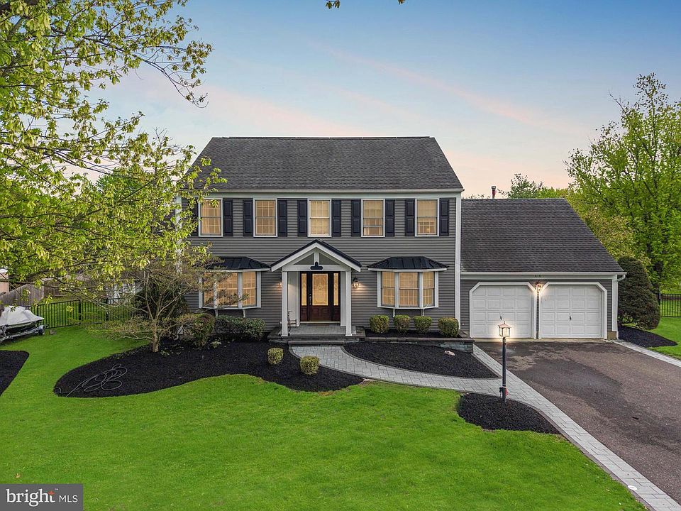 1st image of 414 Aspen Ct