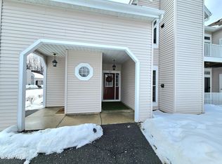 413 Diamond Rock Cir, Troy, NY 12182
