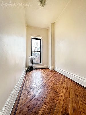 2nd image of 30 Edgecombe Ave APT 4R
