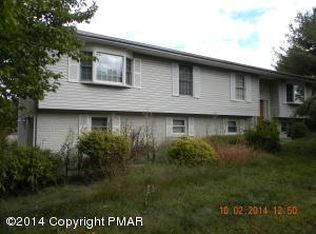 16 Chariton Dr, East Stroudsburg, PA 18301
