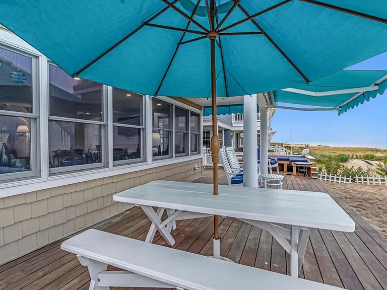 41 Beach Front Front — Photo 26