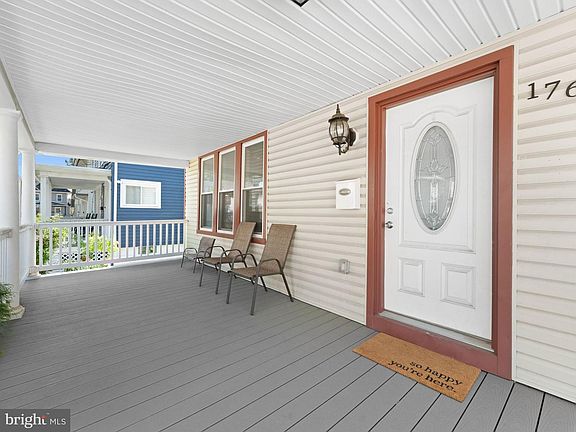4th image of 176 Leeds Pl