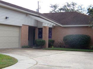 9746 Willmont Rd, La Porte, TX 77571