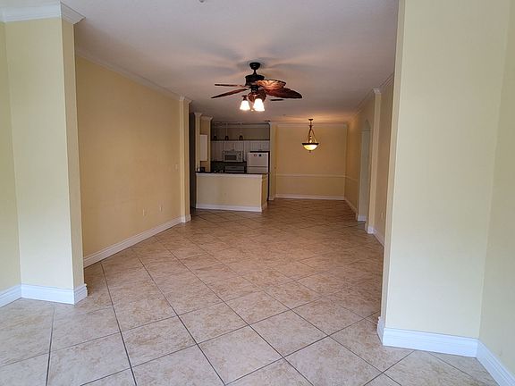 3rd image of 2713 Via Murano Unit 221