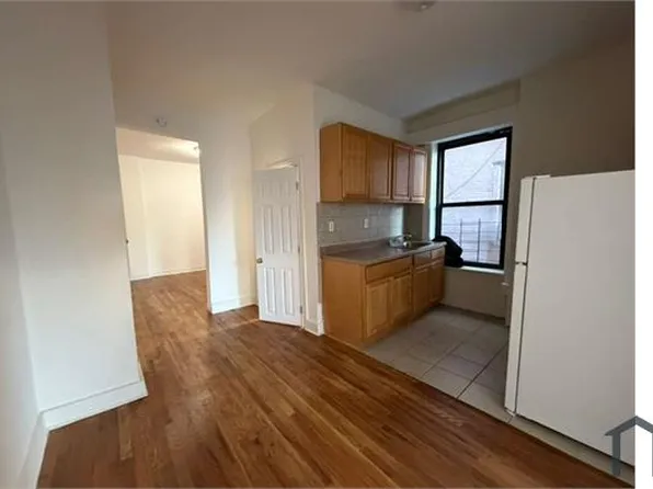 45 Newport St #2F, Brooklyn, NY 11212