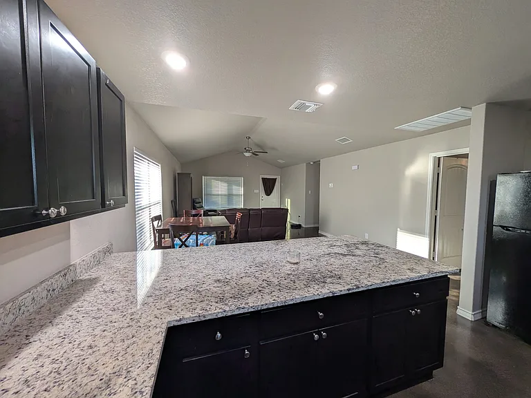 1668 Golf Dr — Photo 5