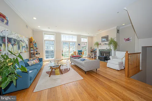1832 Fairmount Ave Photo 1