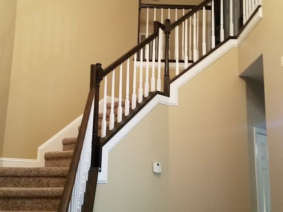 beautiful 2-story foyer