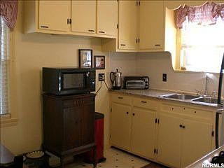 4th image of 1259 Commonwealth Ave
