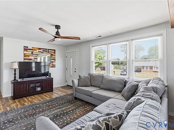 5th image of 7981 Meadow Dr