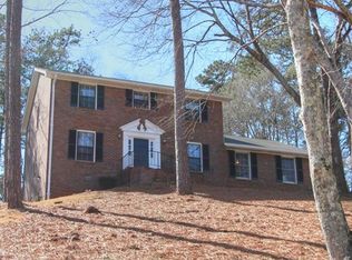 1613 Bent River Dr, Lilburn, GA 30047