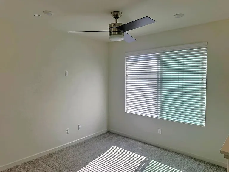 1014 W Buttercup Ln — Photo 22