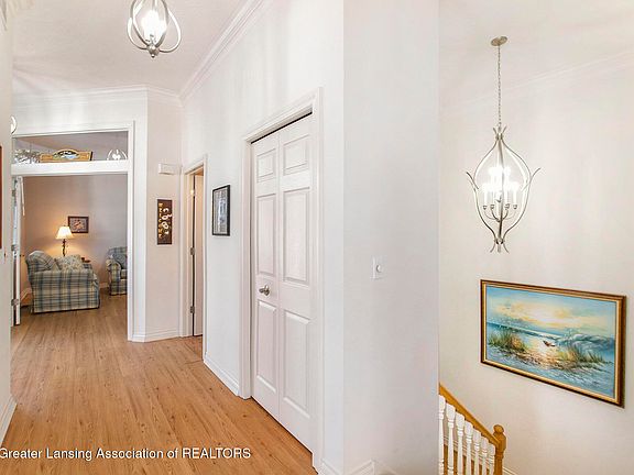 3rd image of 10853 Canterbury Ln