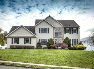 55 Judith St, Nanuet, NY 10954