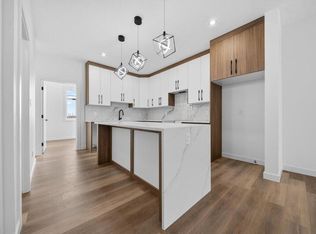 5213 104a St NW, Edmonton, AB T6H5Y6