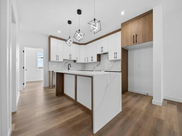 5213 104a St NW, Edmonton, AB