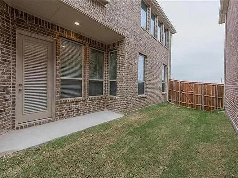 3724 Cobblecreek Dr — Photo 6