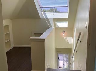 527 30th Ave S APT 3, Seattle, WA 98144