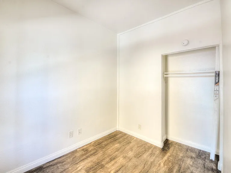 1827 Gardenia Ave #A — Photo 9
