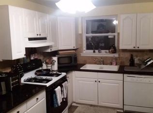 522 Acorn St, Philadelphia, PA 19128