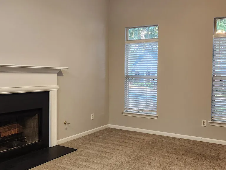 1354 Gates Dr SE — Photo 17