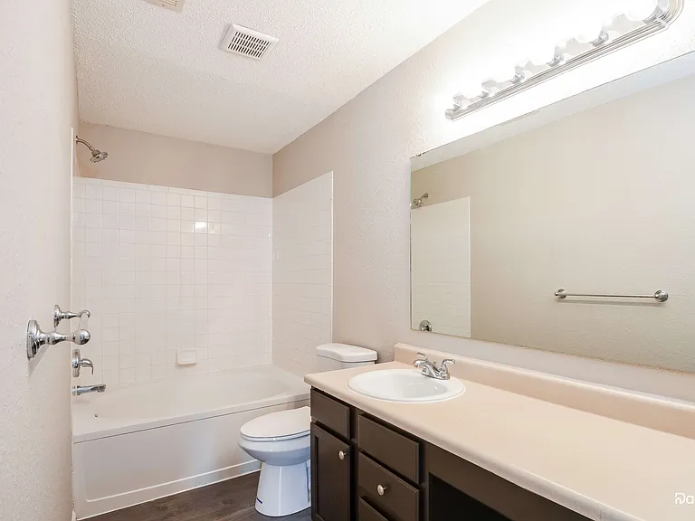 5254 Tufton Dr — Photo 11