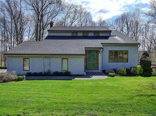 65 Crestdale Rd, Glastonbury, CT 06033