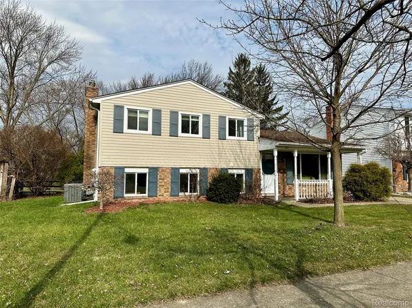 329 Cranbrook Blvd, Monroe, MI 48162