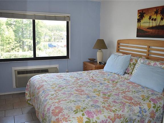 4th image of 20893 Haulover Cv #E12