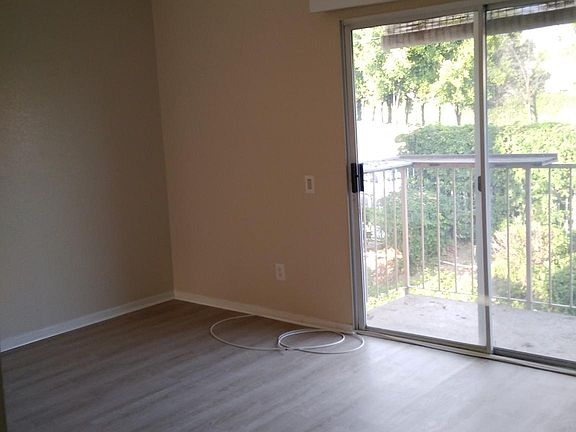 4th image of 1365 Crafton Ave APT 2062