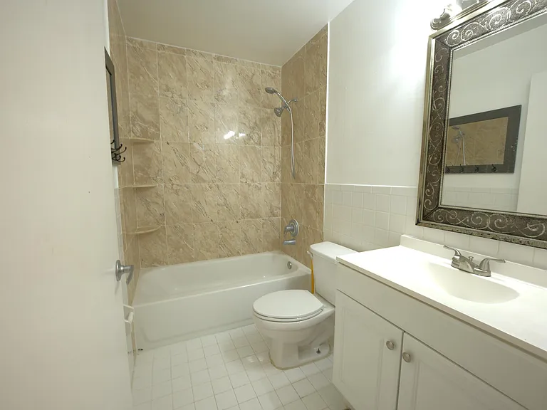 1523 Meadows Cir W — Photo 8