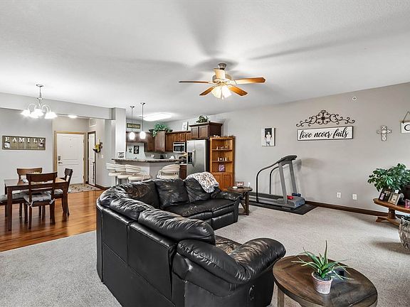 4th image of 1092 Walnut Ave Unit 220