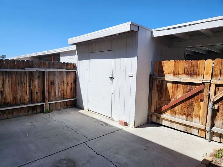 1331 N Green Ct — Photo 13