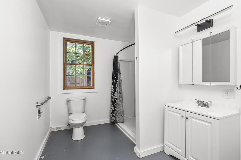 4th image of 171 Hill Street