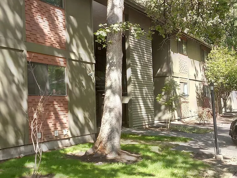 Oakview Terrace Apartments — Photo 11