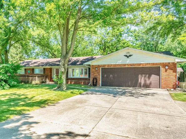 18805 Savage Rd, Belleville, MI 48111