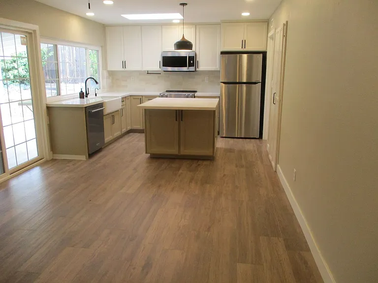 10238 Molino Rd — Photo 5
