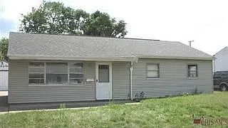2220 Willowrow Ave NE photo 1