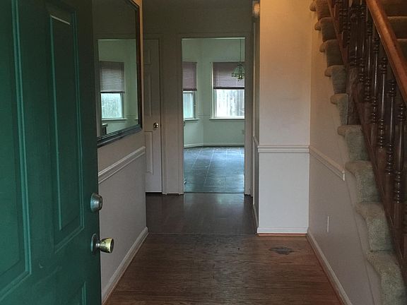 3rd image of 4728 Brompton Dr